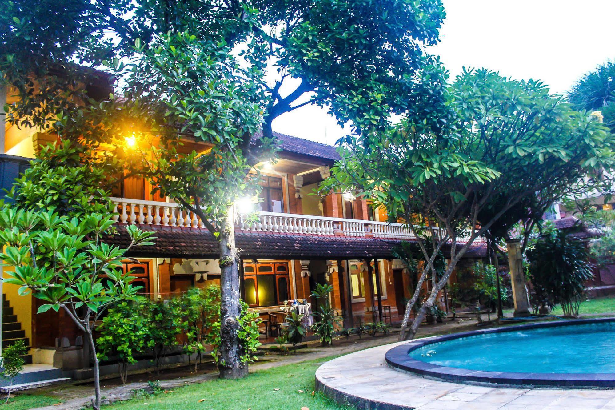 Budhi Beach Inn Kuta Lombok Εξωτερικό φωτογραφία
