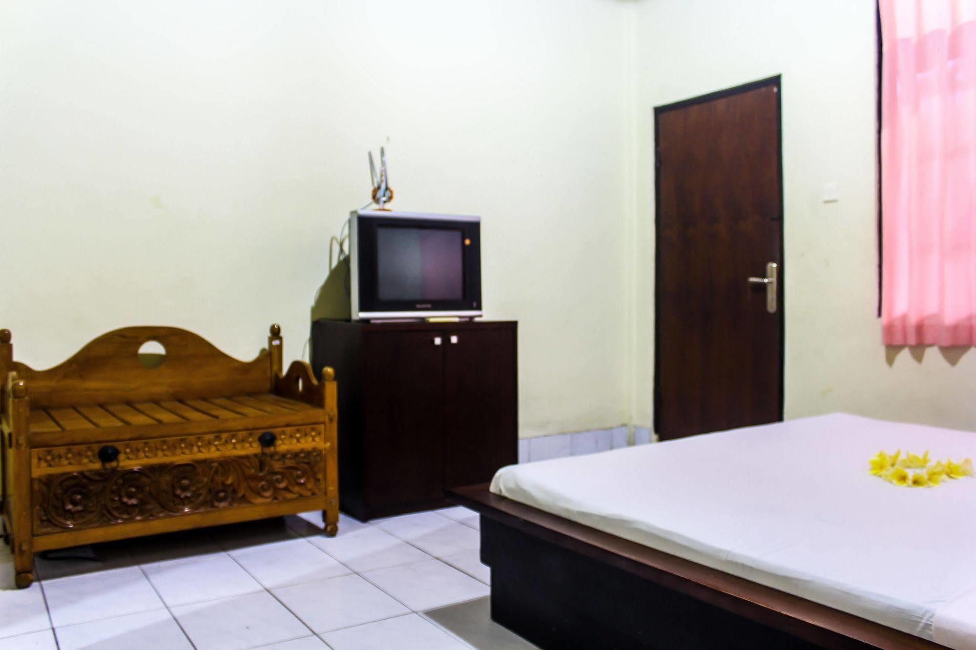 Budhi Beach Inn Kuta Lombok Εξωτερικό φωτογραφία