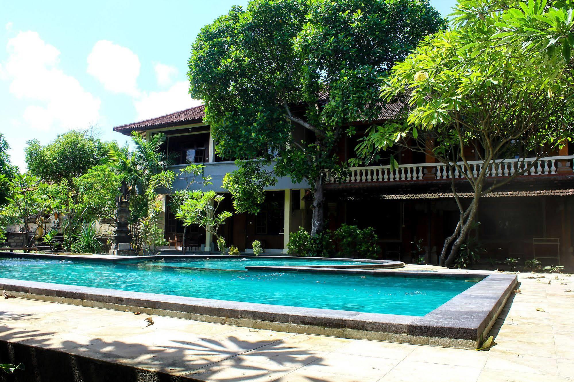 Budhi Beach Inn Kuta Lombok Εξωτερικό φωτογραφία