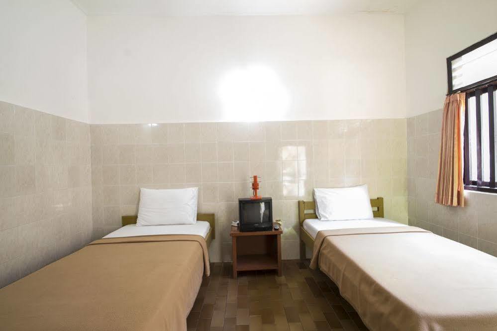 Budhi Beach Inn Kuta Lombok Εξωτερικό φωτογραφία